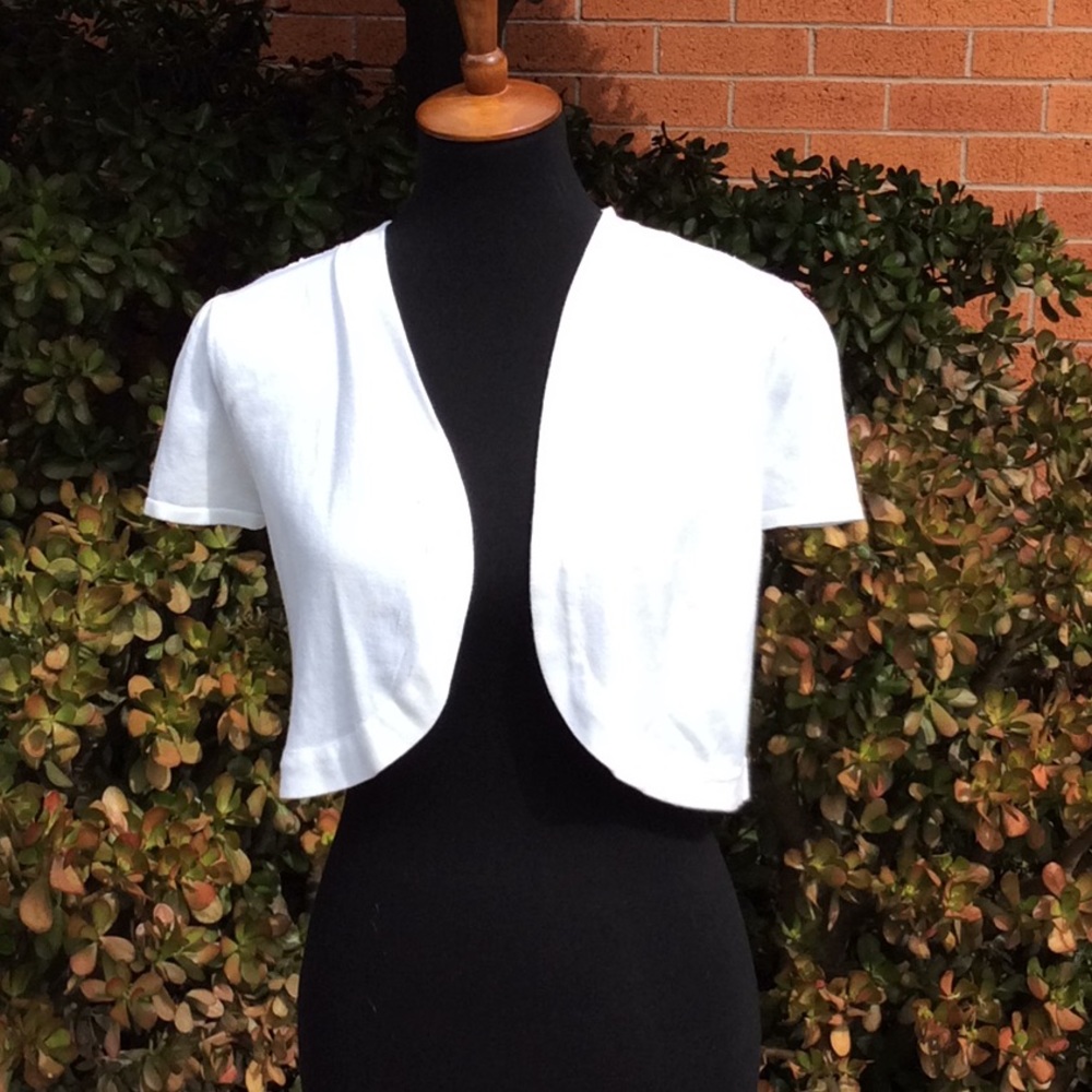 White crop cardigan sweater juniors medium